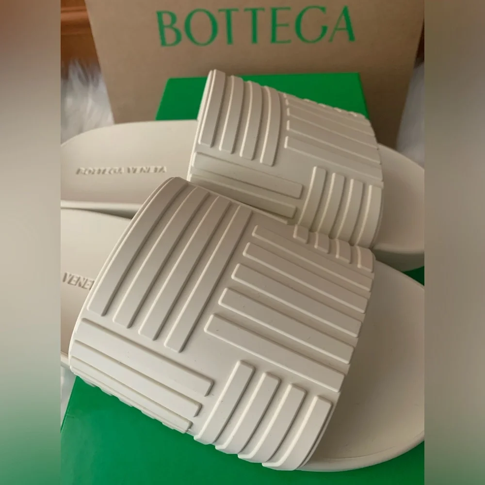 Spanking Brand New Bottega Veneta Summer Slides ❤️❤️ - Picture 8 of 13